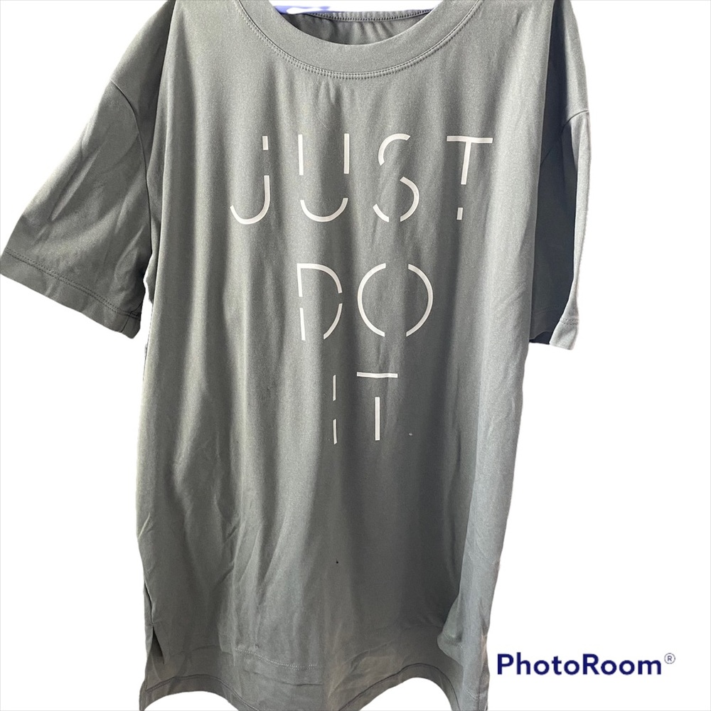 Nike gray Just Do It t-shirt size M